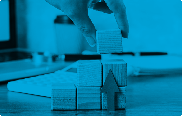 Potential der Vermarktung dargestellt durch die Stapelung von Holzbausteinen, FAQ-Kategorie: Vermarktung